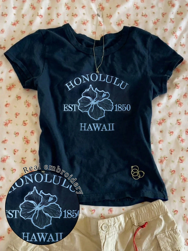 SHEIN Hawaiian Letter & Floral Embroidery Design Women's Regular Fit Short Sleeve Round Neck T-Shirt, Gift For Friends
